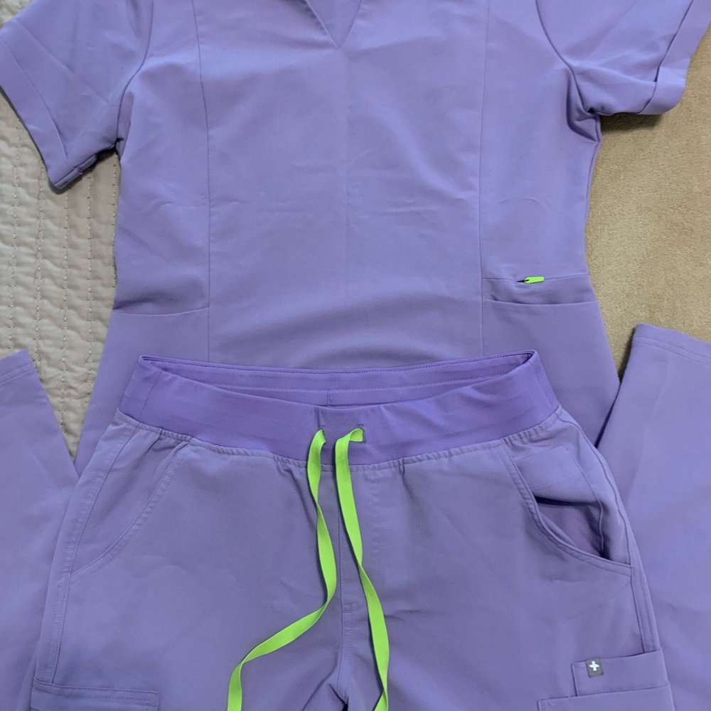 FIGS Lavender Scrub Set with Neon Green Drawstrings